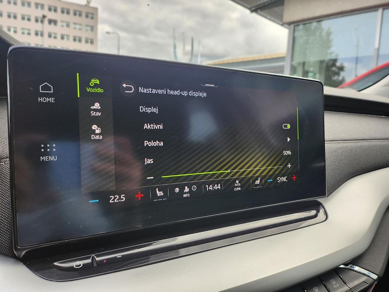 Škoda Octavia Style 2.0 TDI 110kW DSG Combi - fotka 15 z 27