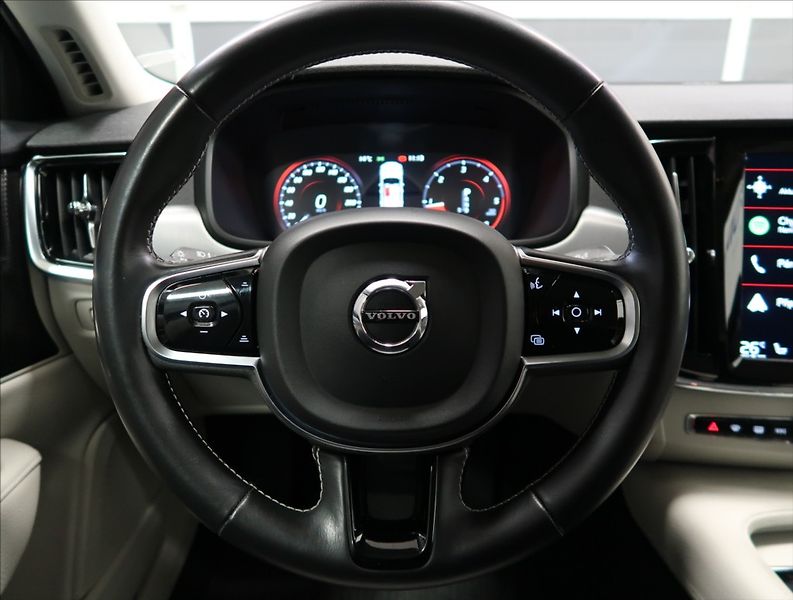 Volvo S90 2,0 D5 AWD INSCRIPTION - fotka 13 z 54
