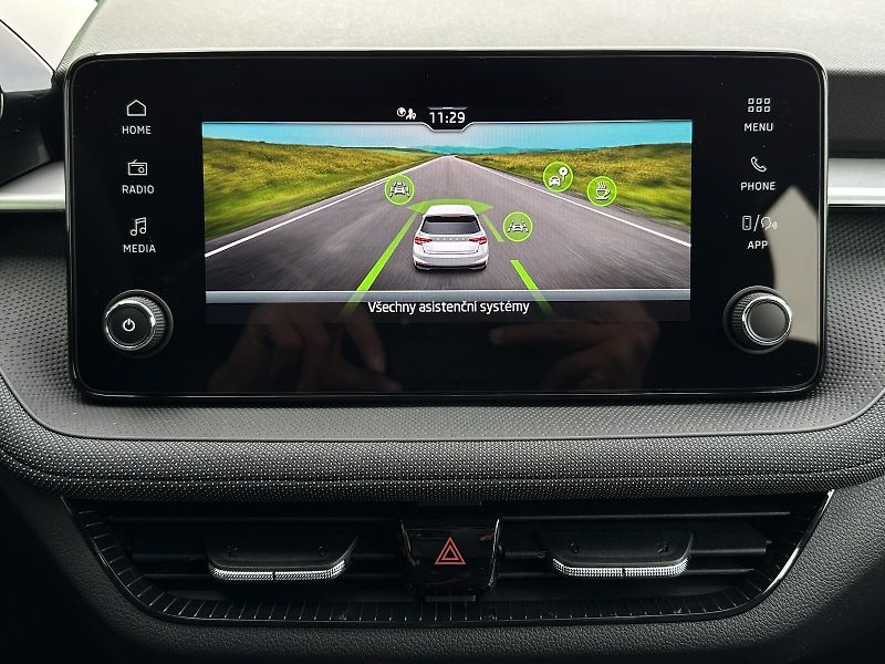 Škoda Fabia 1.0TSi 95PS LED V.Cockpit Clim - fotka 24 z 34