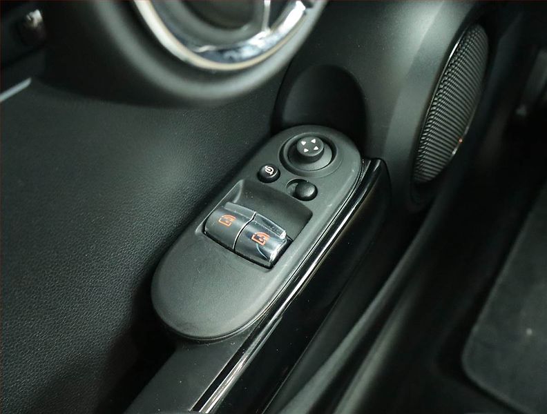 Mini Ostatní (2023) Cooper SE 32 kWh, SoH 97% - fotka 15 z 17