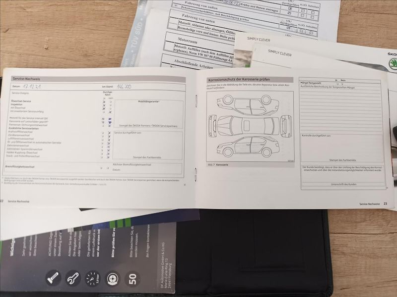 Škoda Octavia 2,0 TDI,RS,NAVIGACE,KLIMA,AUT. - fotka 44 z 49
