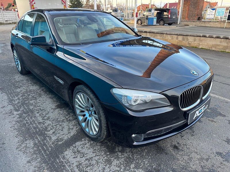 BMW Řada 7 (2012) 740 D XDRIVE 225kW - fotka 4 z 40