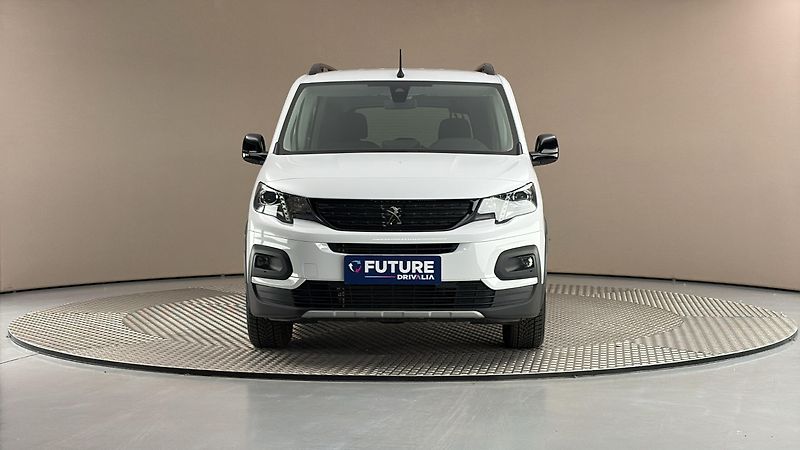 Peugeot Rifter 50 kWh AUT GT Long - fotka 3 z 25