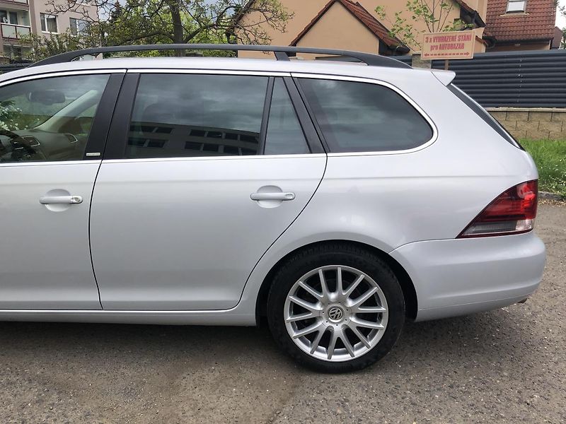 Volkswagen Golf Variant (2011) 2,0TDi STYLE nez. rezervace - fotka 13 z 68