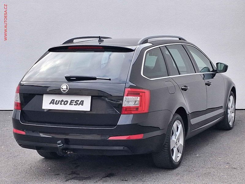 Škoda Octavia (2015) 1.6 TDi, Sport, DSG - fotka 4 z 17