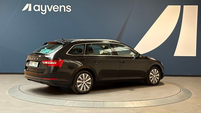 Škoda Superb 2.0 TDI 147kW Style Combi DSG - fotka 2 z 4
