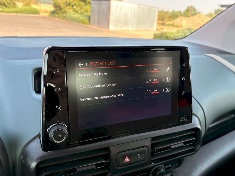 Citroën Berlingo (2020) XTR - tažné - fotka 13 z 25