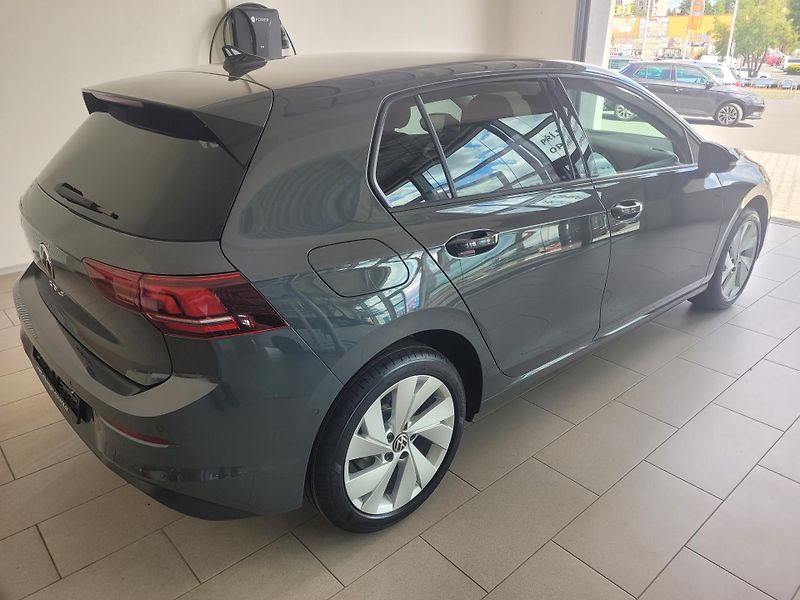 Volkswagen Golf (2026) People 1,5 TSI  - fotka 3 z 8