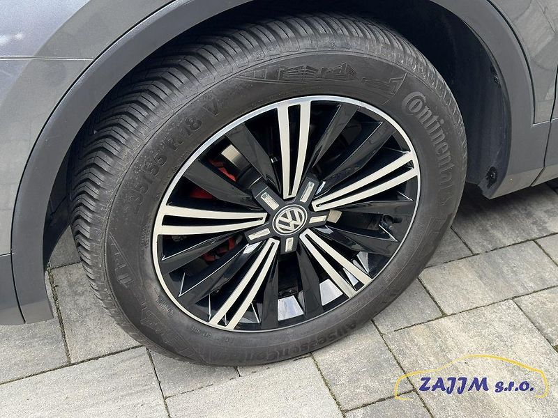 Volkswagen Tiguan 2.0TDI 4x4 + tažné, kamera - fotka 12 z 60