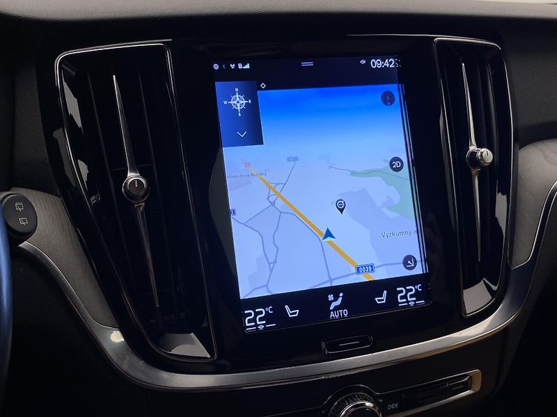 Volvo V60 D4 AWD INSCRIPTION REZERVACE - fotka 42 z 46