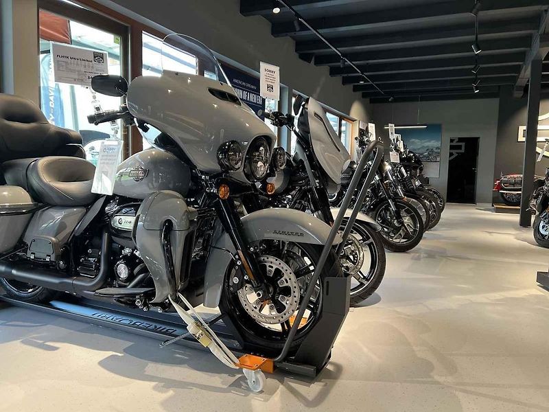 Prodejna Harley-Davidson v pražských Košířích funguje už od roku 1993.