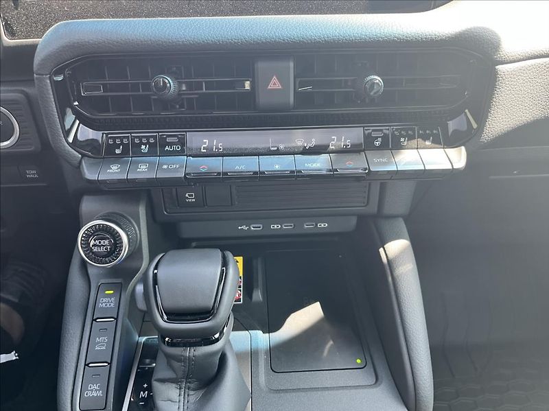 Toyota Land Cruiser 2,4 i-FORCE MAX HEV - fotka 33 z 48
