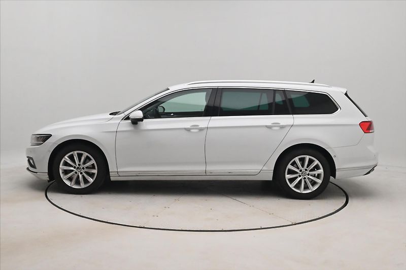 Volkswagen Passat 2,0 TDI 110 kW DSG ELEGANCE Zá - fotka 8 z 32