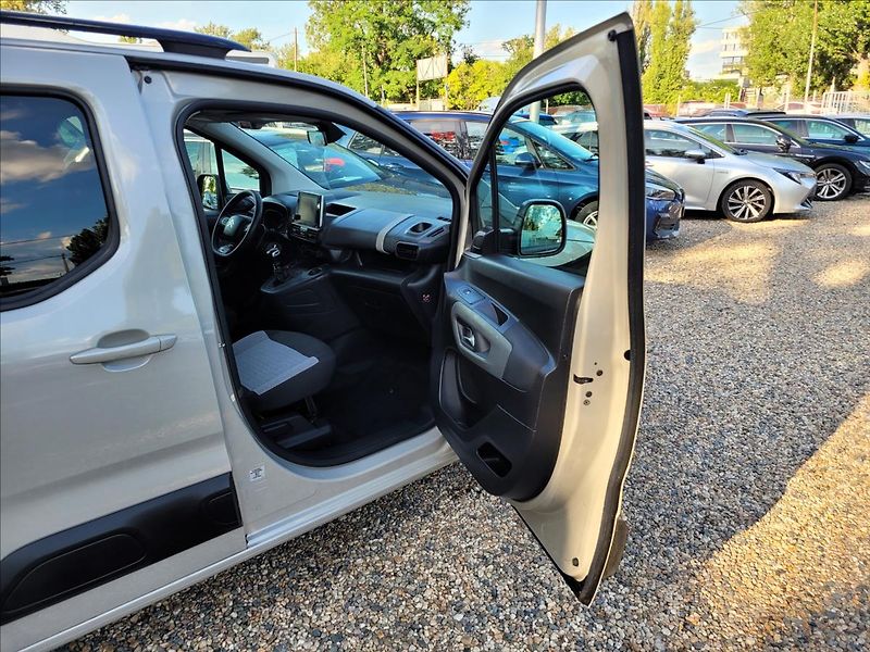Citroën Berlingo 1,5 HDI,XL,7míst,navi,tažné - fotka 10 z 49