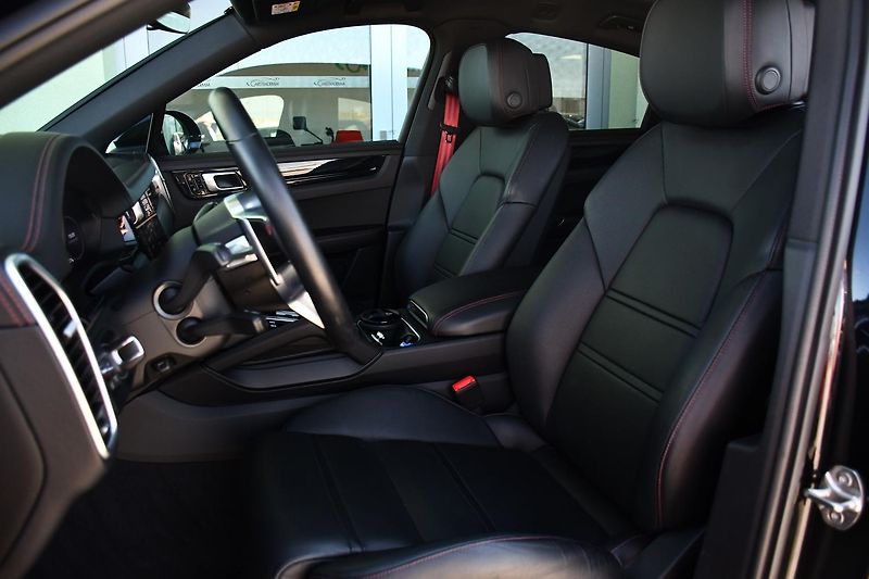 Porsche Cayenne 3.0E-REZERVACE - fotka 14 z 50
