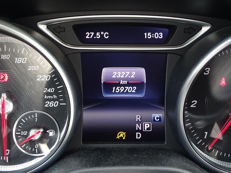 Mercedes-Benz GLA 200 CDI AMG Paket LED SERVIS - fotka 13 z 34