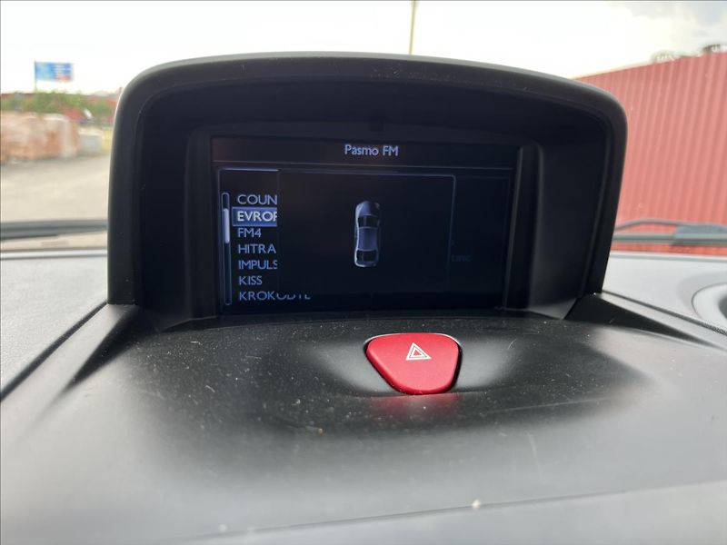 Peugeot Expert Tepee 2,0 HDi 8.MÍST KLIMA NAVIGACE - fotka 21 z 42