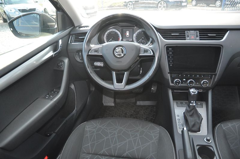 Škoda Octavia 2.0TDi 110kW 4x4 KOMBI A/T - fotka 5 z 25