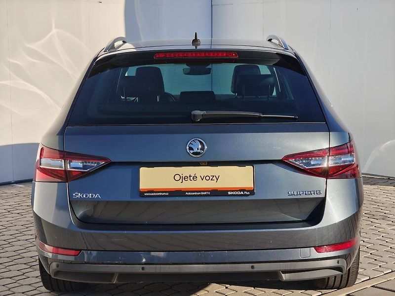 Škoda Superb Style 7DSG 2,0TDI - fotka 25 z 27