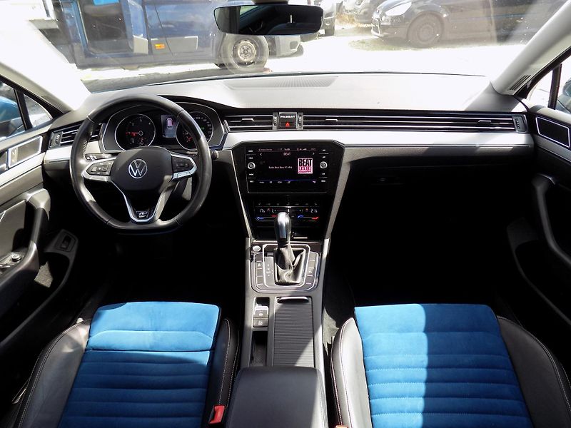 Volkswagen Passat 2,0 TDI R-LINE, MATRIX, ALCAN. - fotka 28 z 42