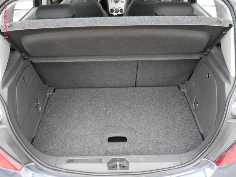 Opel Corsa (2008) 1.3CDTi, AC, výhřev sed - fotka 7 z 19