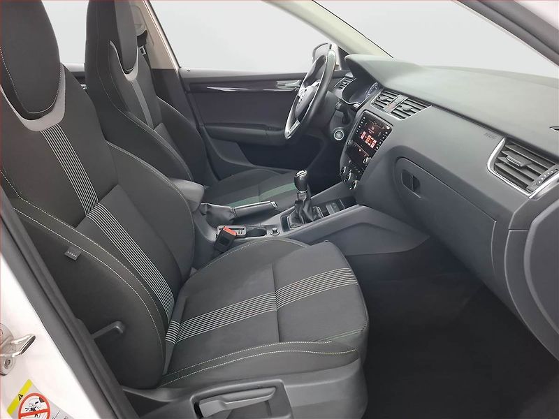 Škoda Octavia (2018) 1.6 TDI, Tempomat - fotka 9 z 18