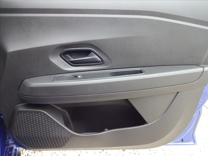 Dacia Sandero 1,0 TCe STEPWAY - fotka 30 z 46