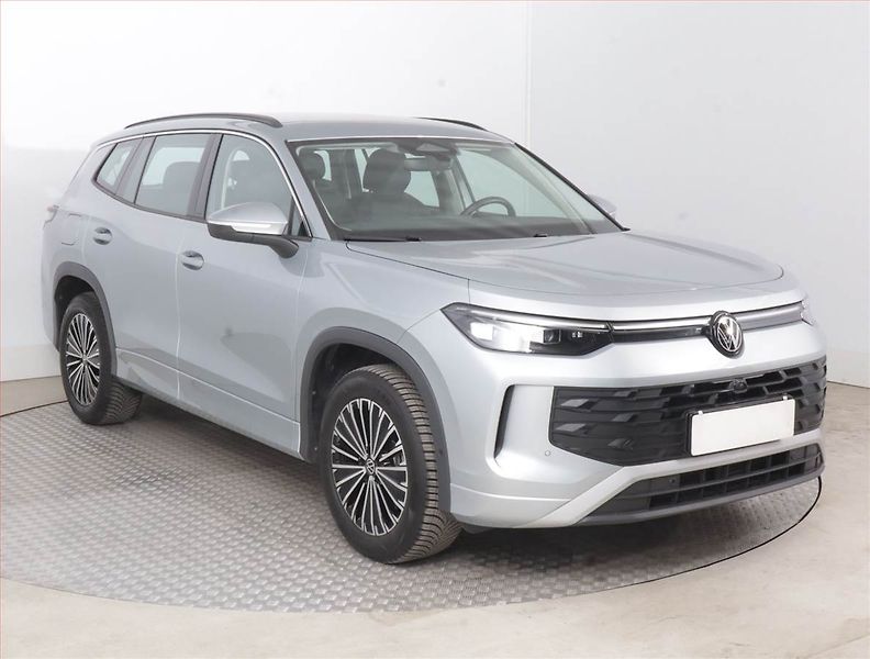Volkswagen Tayron (2025) 1.5 eTSI - fotka 1 z 21