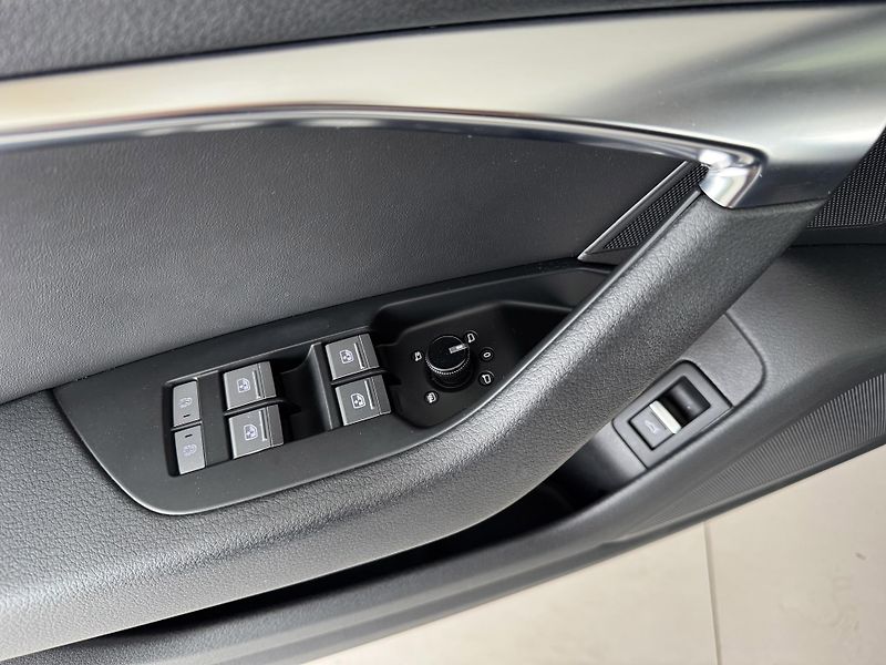 Audi A6 45TDI Quattro*LED*Kůže*Taž*DPH - fotka 27 z 34