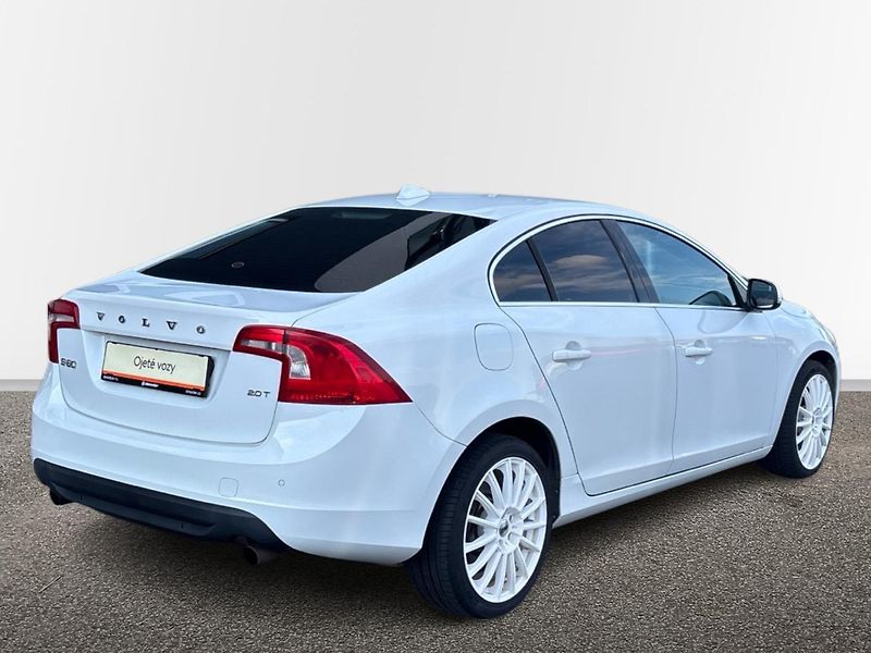 Volvo S60 Sedan - fotka 2 z 28