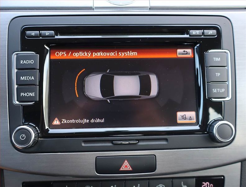Volkswagen Passat (2014) 2.0 TDI, Automat, Serv.kniha - fotka 16 z 18