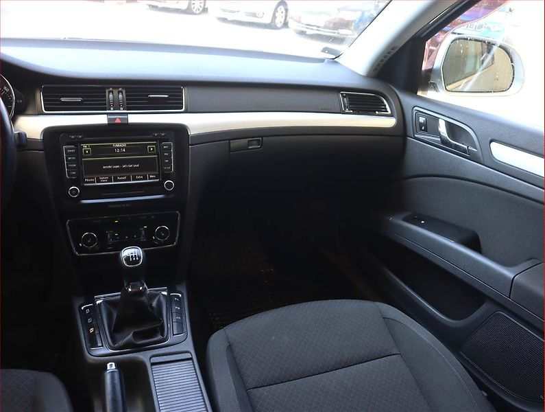 Škoda Superb (2014) 2.0 TDI, Navi, Xenony - fotka 8 z 20