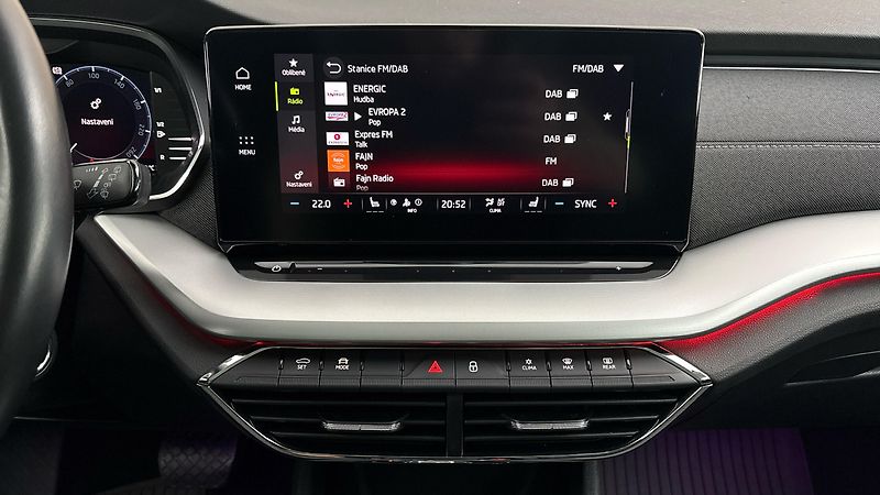 Škoda Octavia 2.0 TDI DSG Style Combi - fotka 11 z 25