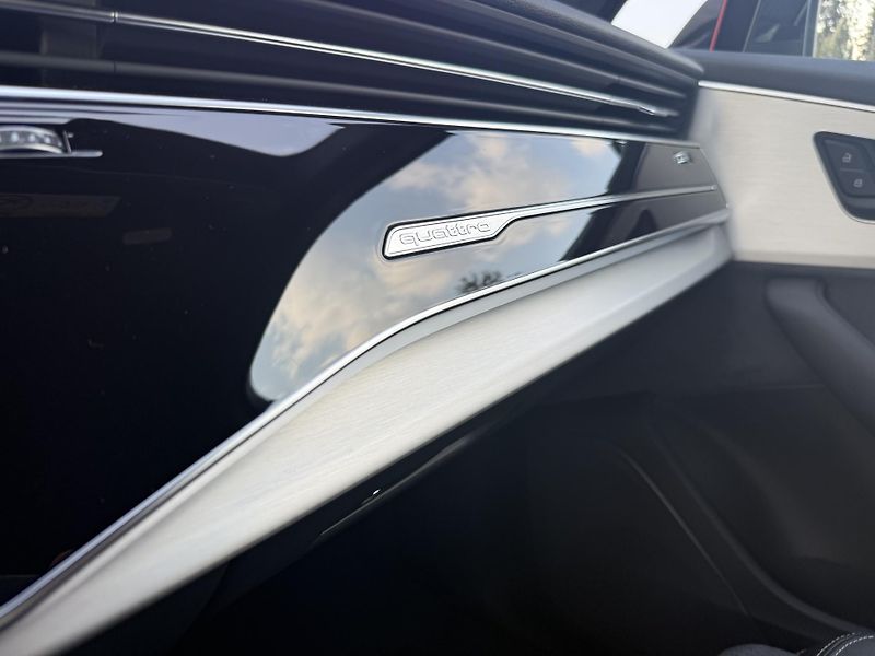 Audi Q7 (2026) 50TDI 210kW S-LINE GRAVITY LED - fotka 46 z 54