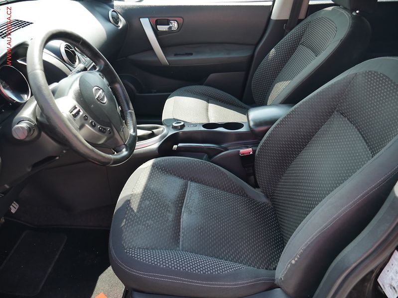 Nissan Qashqai (2010) 2.0 DCI +2, ČR, AC, TZ, navi - fotka 9 z 19