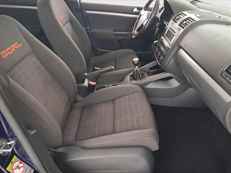 Volkswagen Golf (2006) 1.9 TDI , nová STK, zamluveno - fotka 9 z 15
