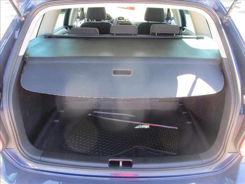 Volkswagen Golf 1,4 TSI,digiklima,servis,tažné - fotka 9 z 36