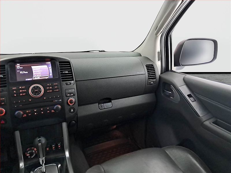 Nissan Pathfinder (2011) 2.5 dCi, 4X4, Automat, 7 míst - fotka 8 z 27