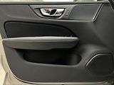 Volvo V60 D3 MOMENTUM PRO AUT - náhled 7