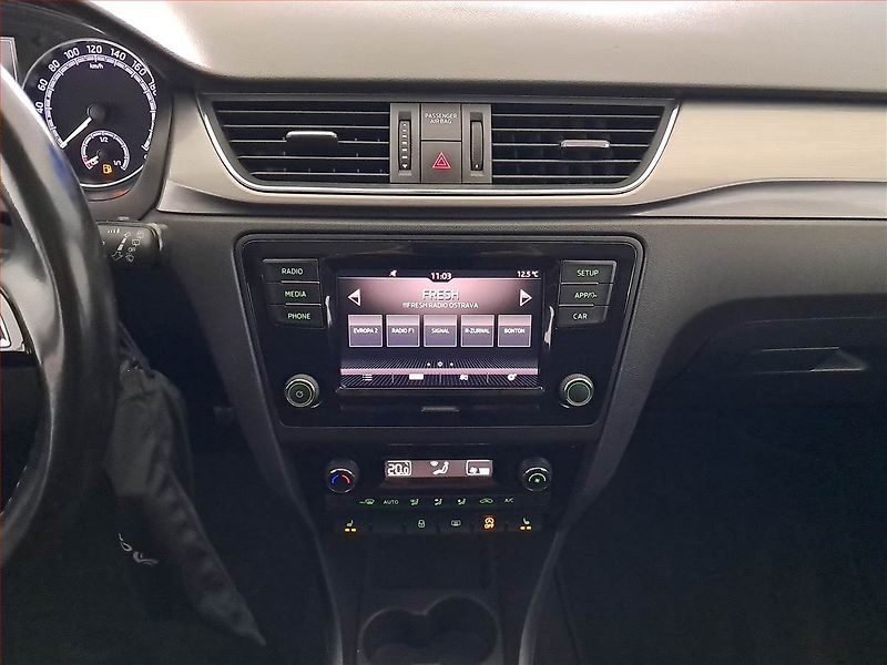 Škoda Rapid (2018) Spaceback 1.0 TSI, Serv.kniha - fotka 12 z 17