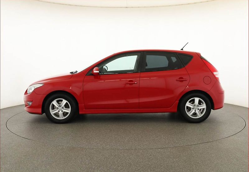 Hyundai i30 (2011) 1.6 CRDi, Serv.kniha - fotka 3 z 13