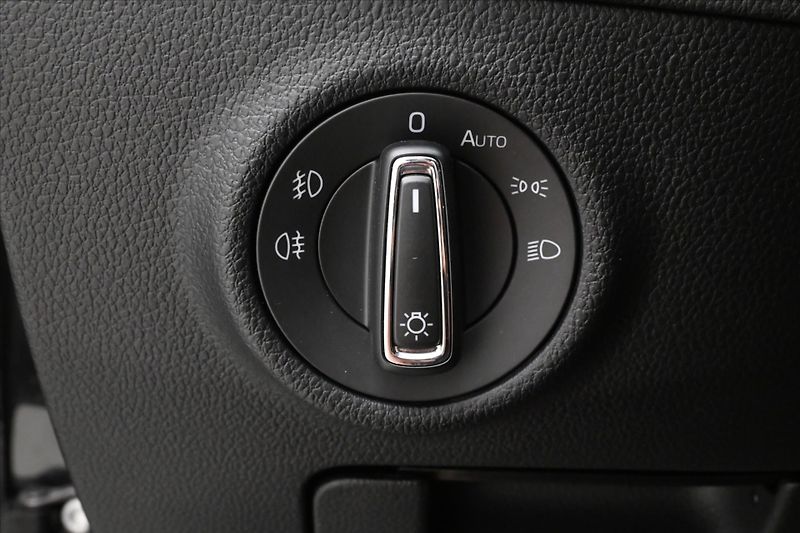Škoda Superb 2,0 TDI 110kW DSG Style Záruka - fotka 27 z 31