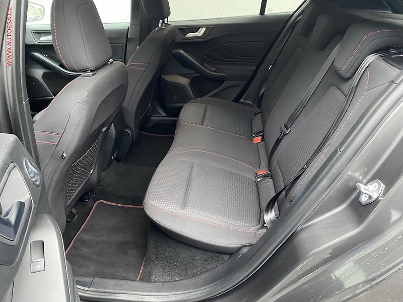 Ford Focus (2018) 1.5 TDCi, AT, headUP - fotka 10 z 20