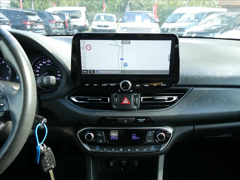 Hyundai i30 1,0 T-GDi 88kW Smart,ČR,naviga - fotka 28 z 43