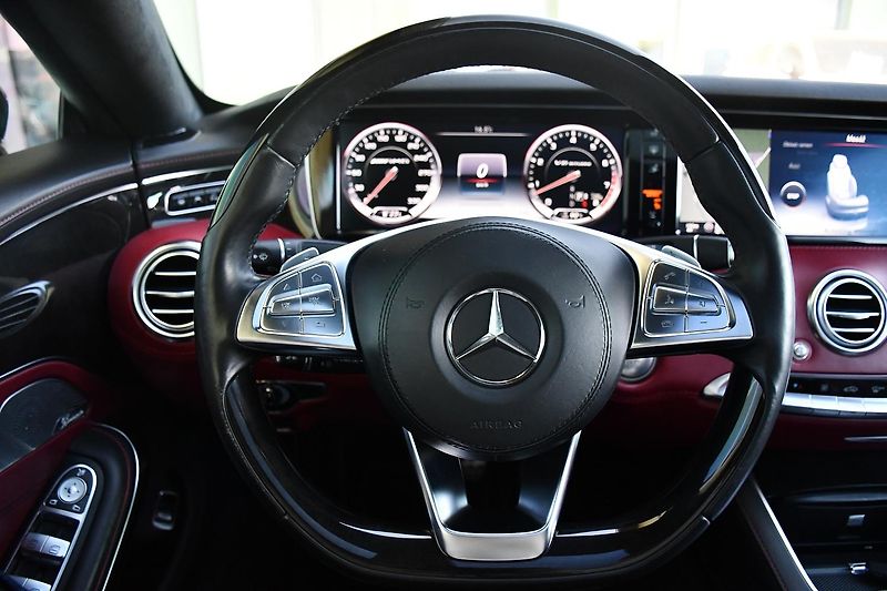 Mercedes-Benz Třídy S 63 AMG 4MATIC TOP VÝBAVA - fotka 21 z 49