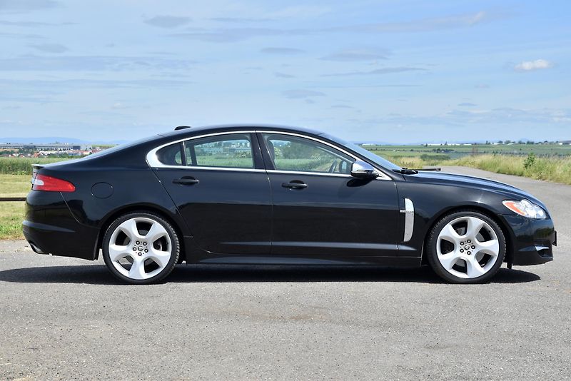 Jaguar XF 3.0 V6 S 202 kW A/T,XENON,NAVI - fotka 5 z 48