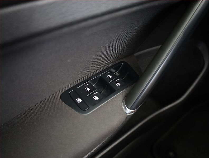 Volkswagen Golf (2019) 1.5 TSI, Serv.kniha, Tempomat - fotka 18 z 20