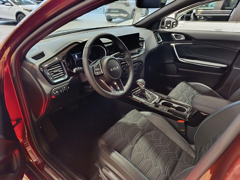 Kia XCeed 1,6 T-GDi 7DCT STEEL ED. 132kw - fotka 4 z 10