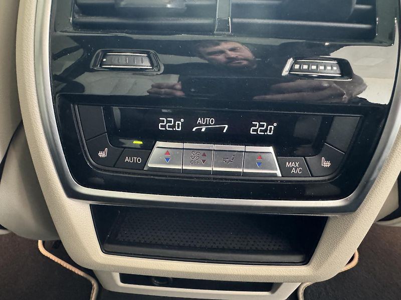 BMW X7 (2022) xDrive 40d M Sports - fotka 28 z 42