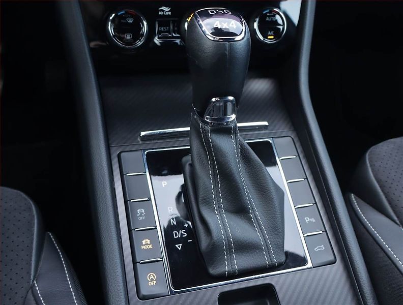 Škoda Superb (2021) Sportline 2.0 TDI - fotka 13 z 29
